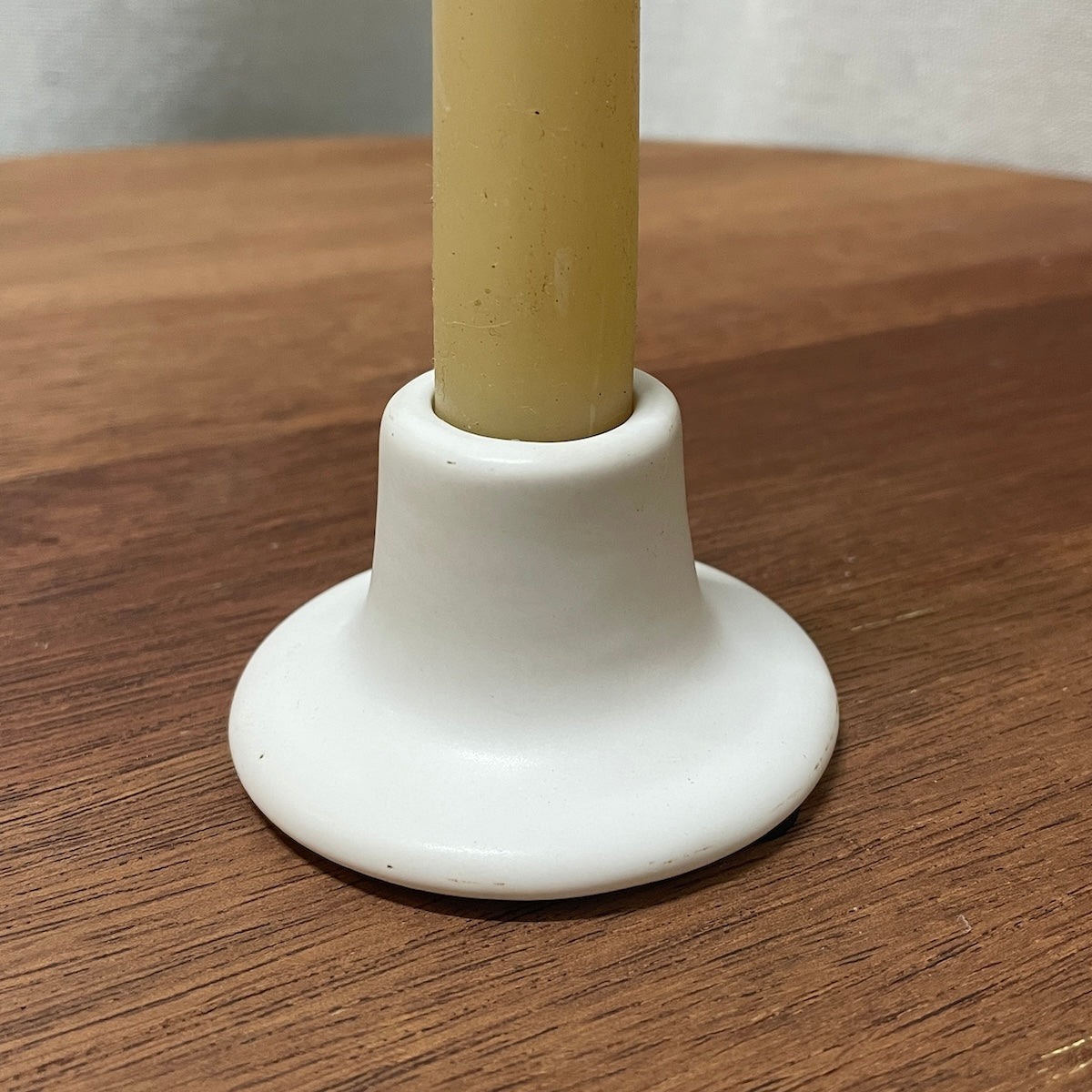 White ceramic candle holder