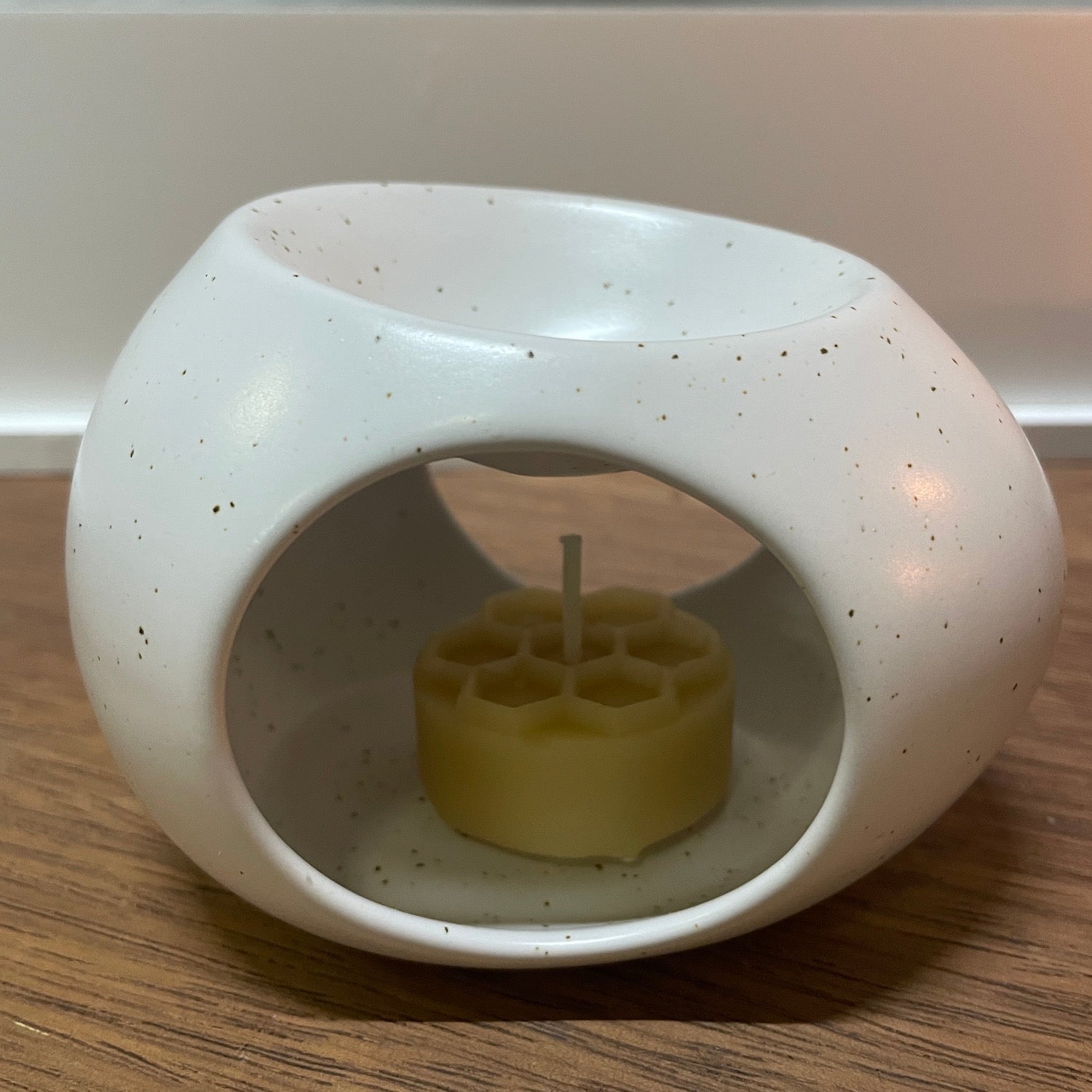 Ceramic oil warmer