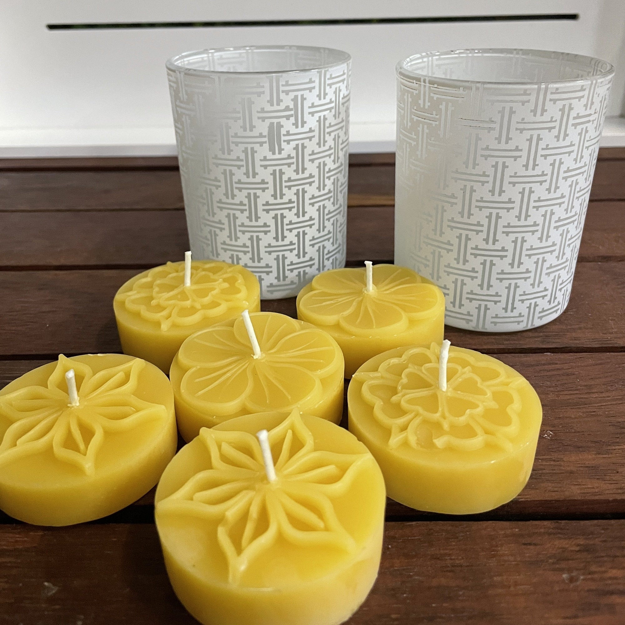 Summer Lights- 100% Australian Beeswax Candles Happy Flame 2 x Summer lights: $70.00