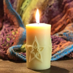 Happy Flame Shining Star beeswax candle
