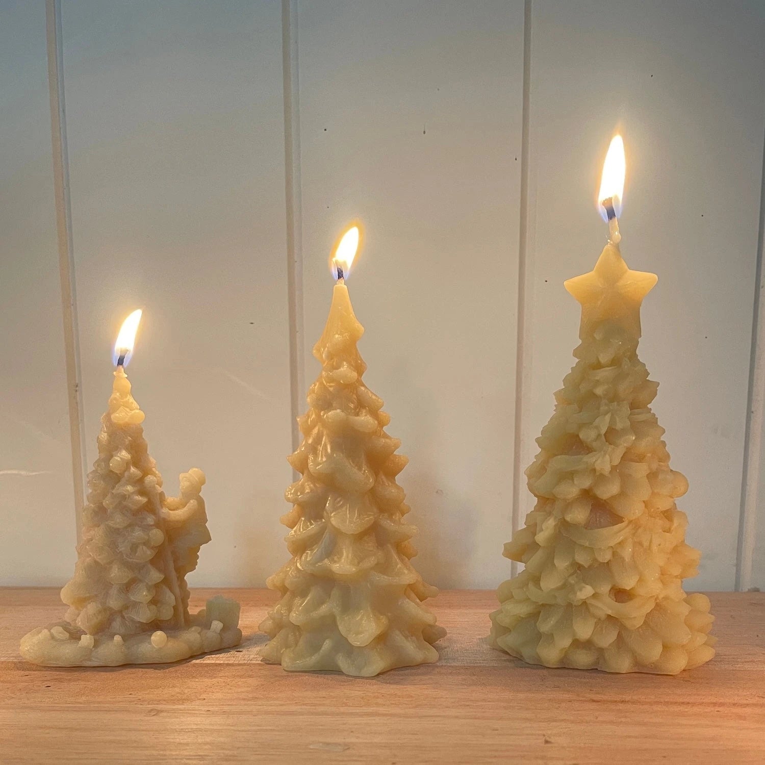 Beeswax Christmas Candles - Happy Flame