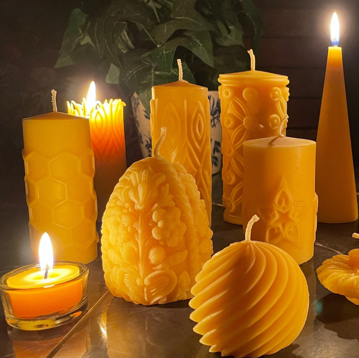 Candles of the Month Club - Happy Flame