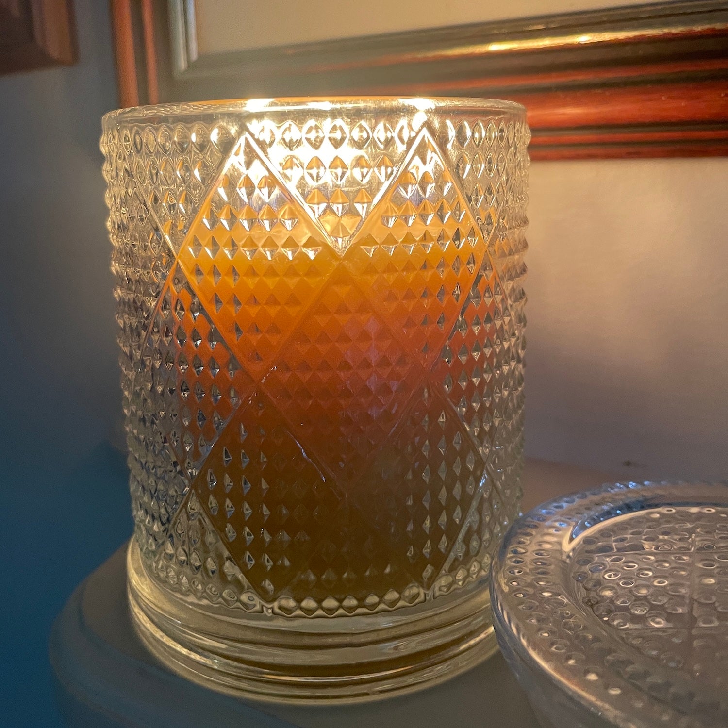 Raindrop triple wick beeswax candle with glass lid- Happy Flame