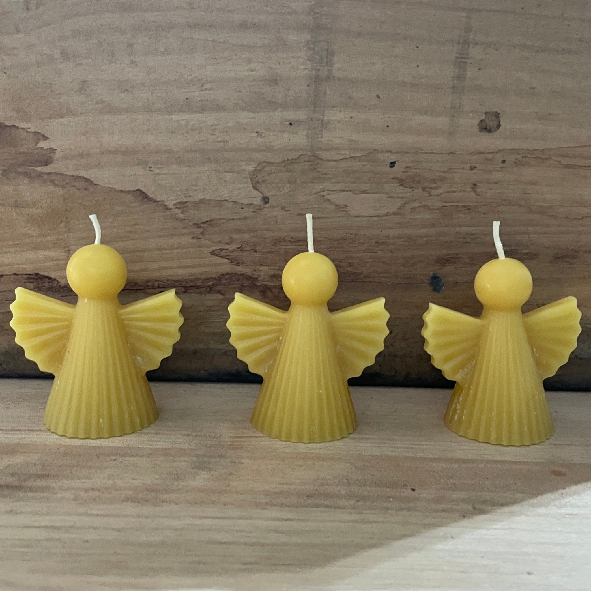 Christmas Angel Beeswax candle 2 - Happy Flame