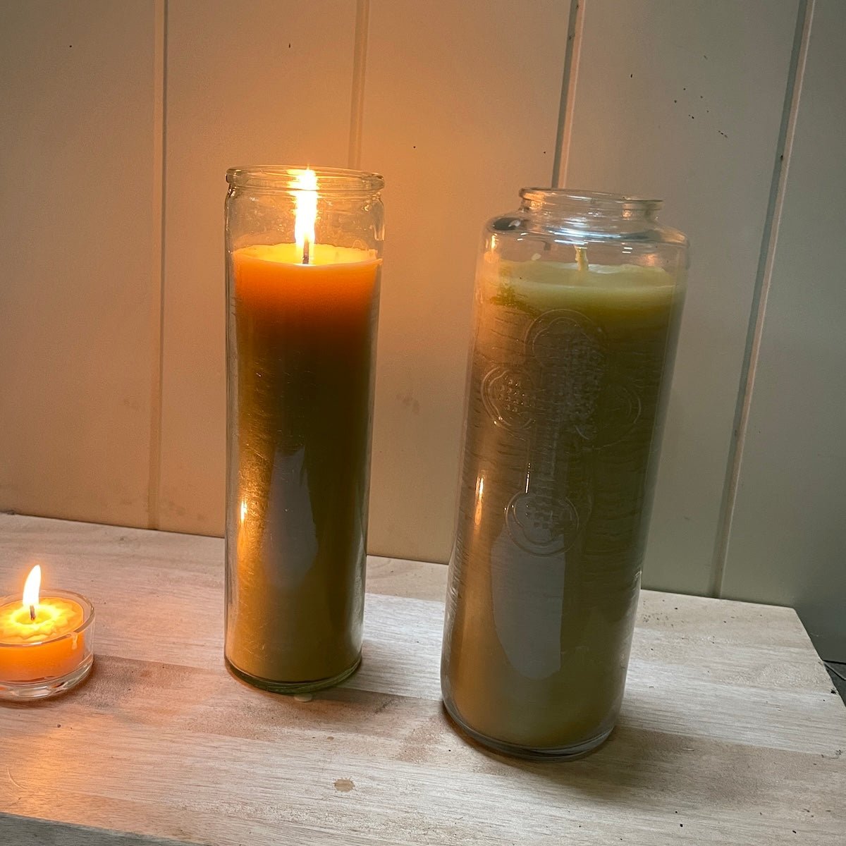 Beeswax ceremonial candle in glass - Happy Flame