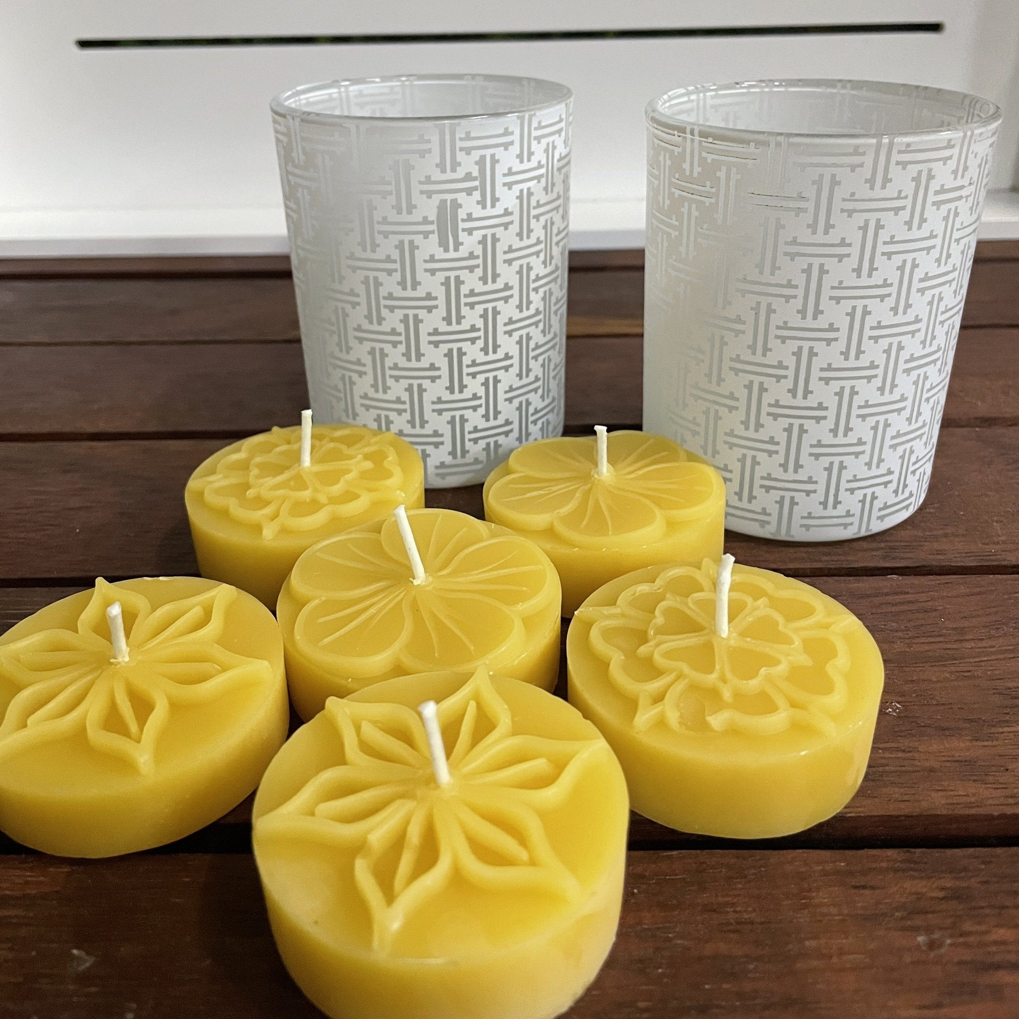 Summer Lights- 100% Australian Beeswax Candles Happy Flame 2 x Summer lights: $70.00 