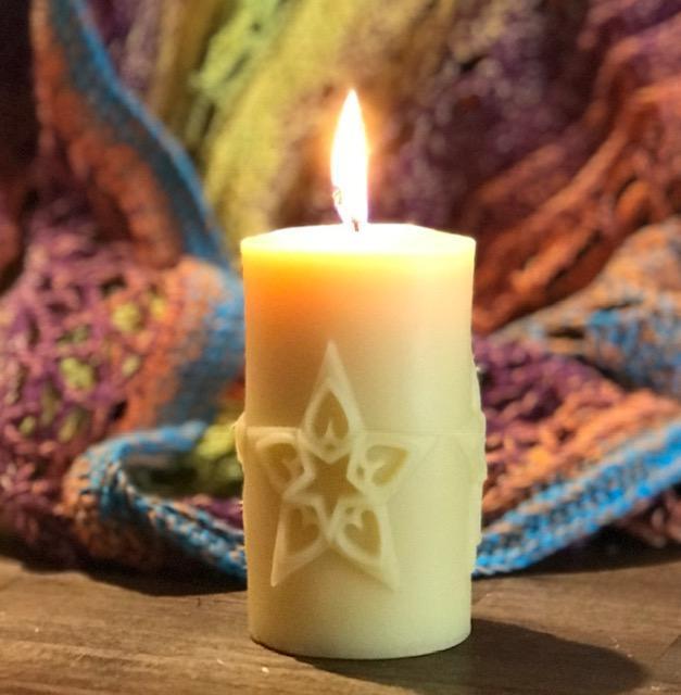 Happy Flame Shining Star beeswax candle