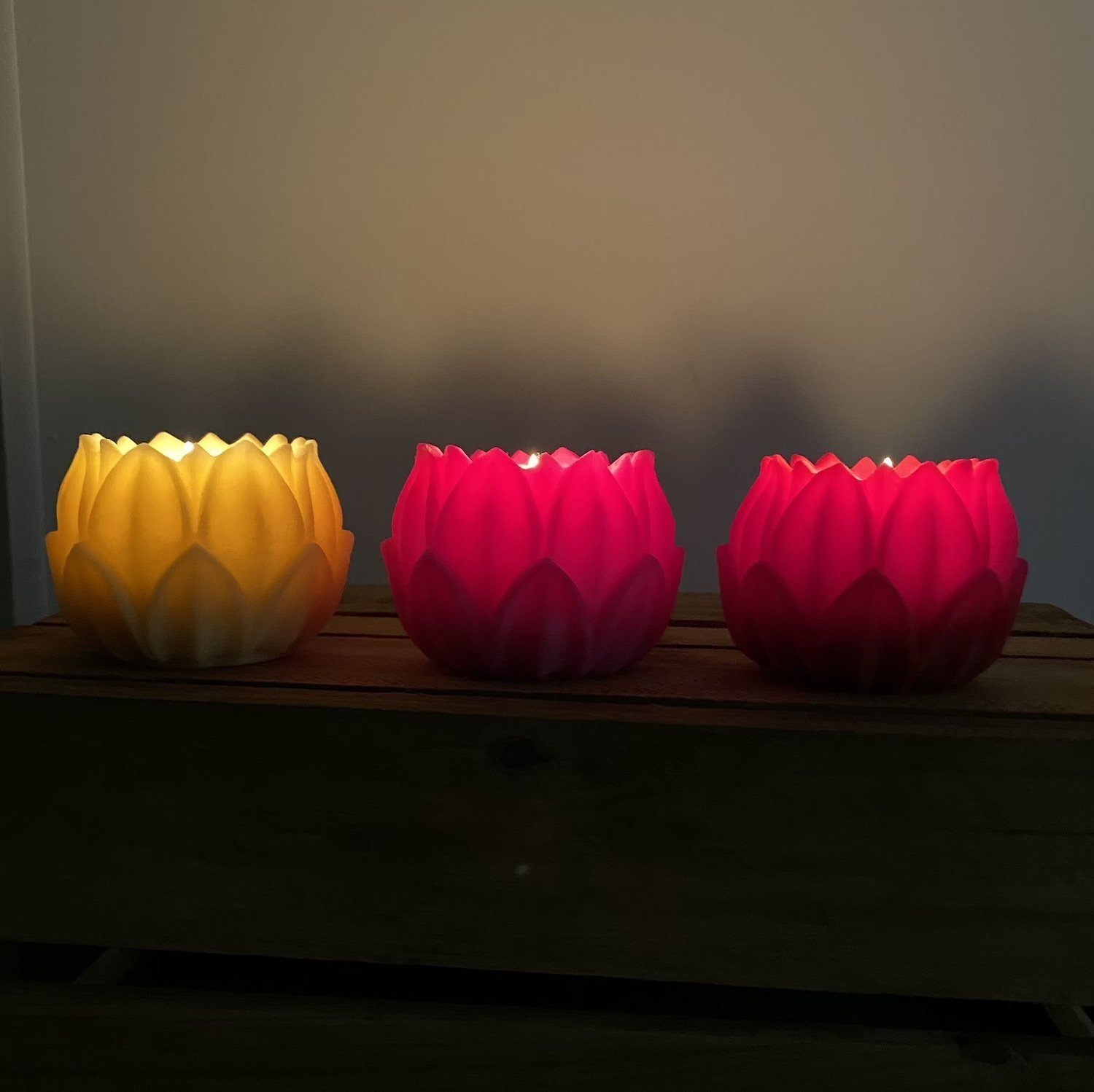 Large Lotus & Water Lily Beeswax Flower Candle Lantern - red - Happy Flame